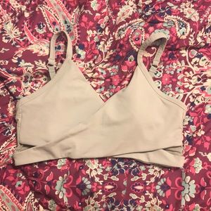 Fabletics sorts bra